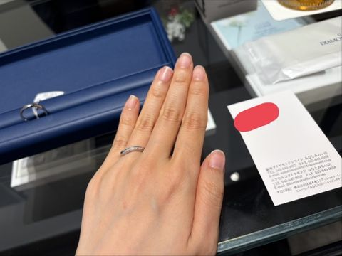 【銀座ダイヤモンドシライシの口コミ】 シンプルで着け心地がよく、普段使いしやすそう、またプラチナなので安心…