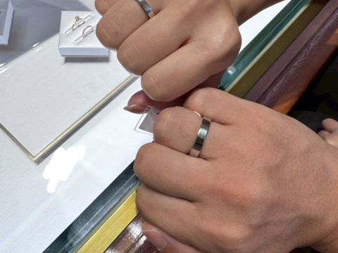 【ブルガリ(BVLGARI)の口コミ】 ブランドロゴが入っているわけでもないですが、一目見てBVLGARIとわかるよ…