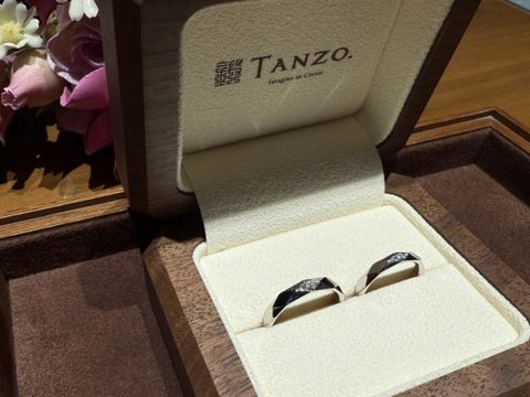【TANZO.(鍛造指輪)の口コミ】 指輪を何件も見に行って結局こちらのブランドで決めました。インスタで色…
