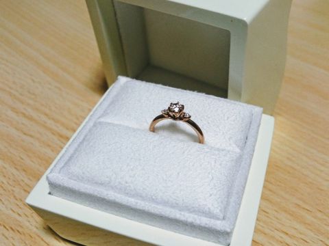 【LUCIE(ルシエ)の口コミ】 婚約指輪と結婚指輪をルシエで購入しました。どうしても婚約指輪は欲しく…