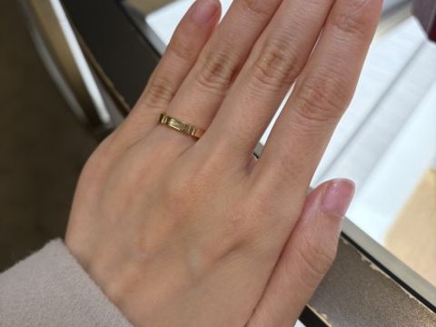 【カルティエ(Cartier)の口コミ】 憧れのパンテールです。婚約指輪と言えばダイヤが定番ですが、普段でも使…