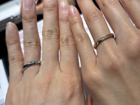 【アイプリモ(I-PRIMO)の口コミ】 デザインが他のものとは違い一回りにラインが入っています。指輪がどの角…