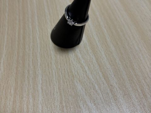 【ティファニー(Tiffany & Co.)の口コミ】 指輪のダイヤモンドがある中心部分に向けてリングが細くなっているデザイ…