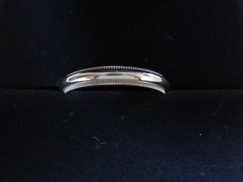 【ティファニー(Tiffany & Co.)の口コミ】 シンプルだけど、少しデザイン性のあるものを探していました。
他のブラン…