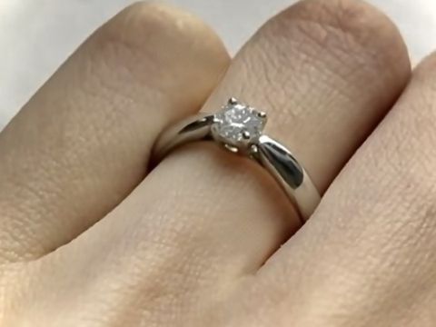 【ティファニー(Tiffany & Co.)の口コミ】 婚約指輪といえばの憧れのティファニーで試着させていただきました。婚約…