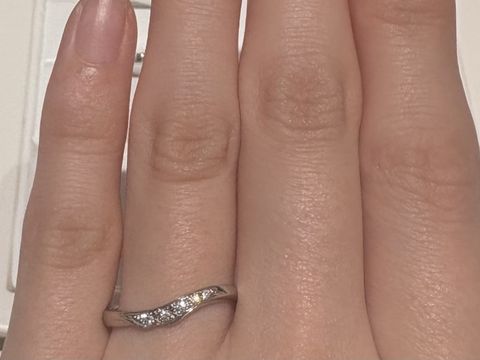 【俄(にわか)の口コミ】 人と被らないデザインがいいなと思っていたので、シンプルなものよりも個…