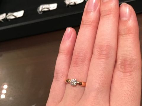 【ティファニー(Tiffany & Co.)の口コミ】 指に馴染み、着け心地がとても良かったです。
全体的に丸みのある形が柔ら…