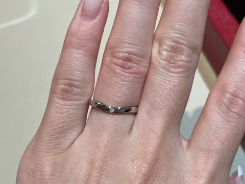 【カルティエ(Cartier)の口コミ】 ダイヤモンドがひと粒だけついているデザインか、ダイヤモンドもついてい…