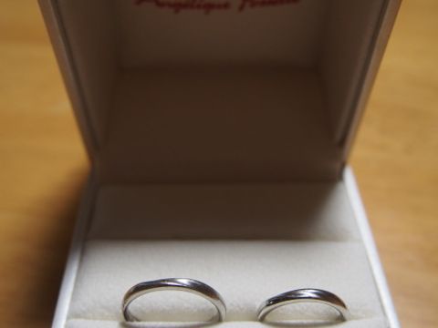 【アンジェリックフォセッテ(Angelique Fossette)の口コミ】 もともとあまり指輪をしない２人なので、日常的に身に着けていても指に負…