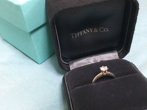 【ティファニー(Tiffany & Co.)の口コミ】 トラディショナルなデザインであったこと。
当初の予算程度で、予定よりも…