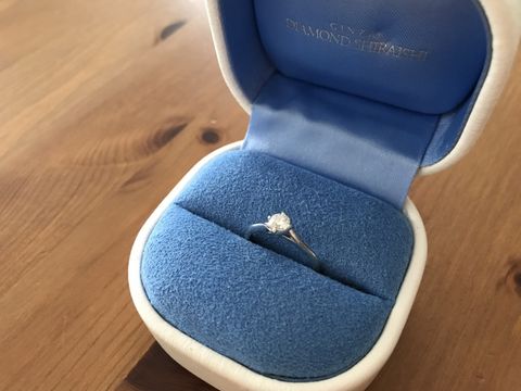 【銀座ダイヤモンドシライシの口コミ】 サプライズで頂いたのですが、彼曰く、『ダイヤモンドのカットが特殊でハ…