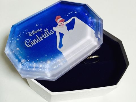 【Disney Cinderella(ディズニー シンデレラ)の口コミ】 『シンデレラが憧れ』ということもあり、シンデレラをイメージした指輪を…