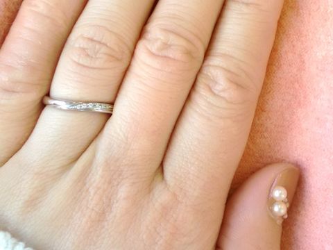 【銀座ダイヤモンドシライシの口コミ】 一番の決め手はさりげなく輝いていることです。

ラメダイヤモンド入りで…