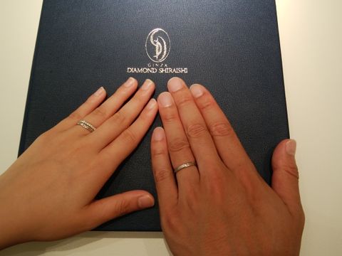 【銀座ダイヤモンドシライシの口コミ】 エタニティリングと重ねても違和感のないデザインのものを提案してもらい…