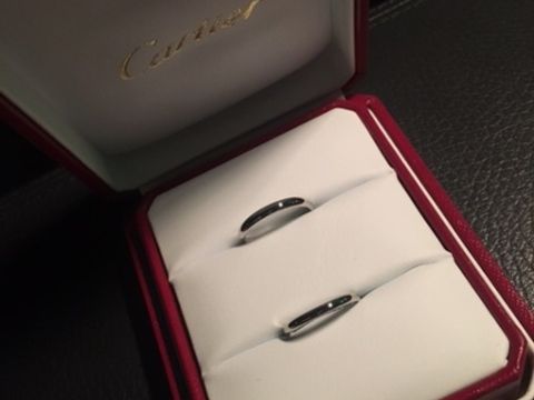 【カルティエ(Cartier)の口コミ】 エンゲージにはパヴェ付きを選んだので、マリッジリングは本当にシンプル…