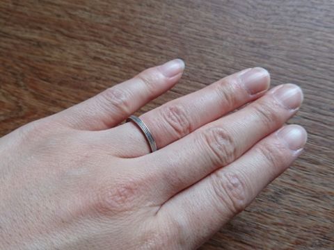 【agete(アガット)の口コミ】 婚約指輪と結婚指輪のセットデザインでした。婚約指輪だけ先に購入したの…