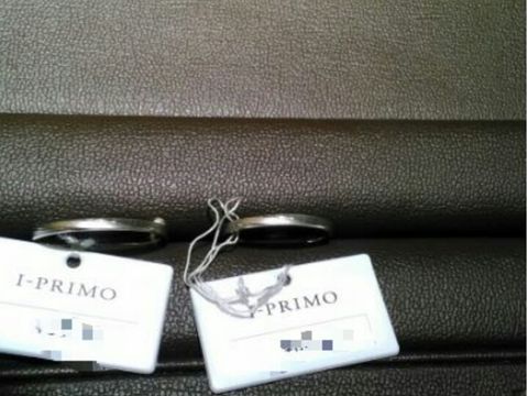 【アイプリモ(I-PRIMO)の口コミ】 婚約指輪と同じストレートタイプを探していました。
今回試着したものはシ…