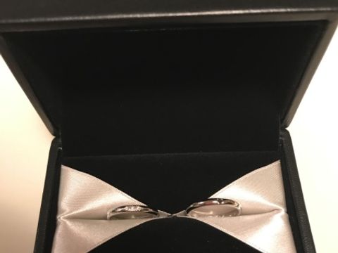 【エクセルコダイヤモンド(EXELCO DIAMOND)の口コミ】 私達が欲しいデザインの見本がなくて
ダイヤの留め方や指輪のデザインを
2…