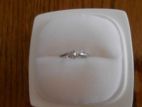 【俄(にわか)の口コミ】 地味婚にしようと思っていたので、婚約指輪もなくてもよいかと思っていま…