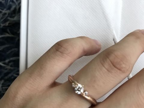 【アイプリモ(I-PRIMO)の口コミ】 旦那が決めてくれたのですが、もともとぴんくごーるどがすきだったので私…