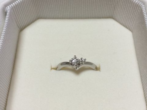 【4℃ BRIDAL(ヨンドシーブライダル)の口コミ】 普段つけられる指輪を選びました。
幼い頃からカモメの形にはあこがれがあ…