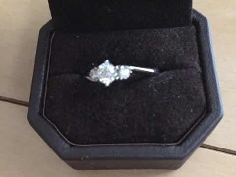 【アイプリモ(I-PRIMO)の口コミ】 もともと指輪を見に行くだけのつもりで行ったのですが、この指輪をみて一…