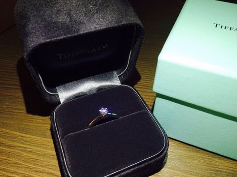 【ティファニー(Tiffany & Co.)の口コミ】 婚約指輪は一粒タイプのものかエタニティタイプのものか迷っていましたが…