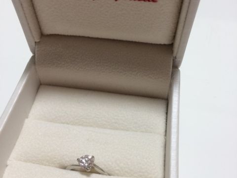 【アンジェリックフォセッテ(Angelique Fossette)の口コミ】 サプライズで購入してくれた婚約指輪でしたが、文句なく、とっても嬉しか…