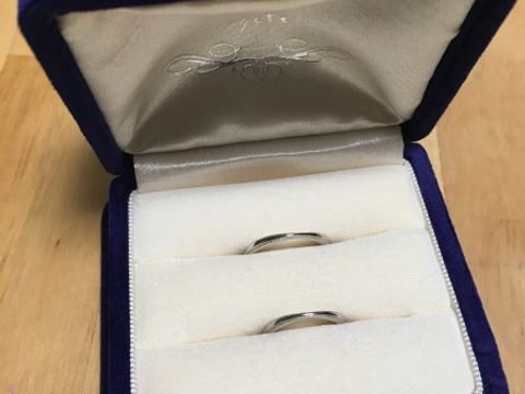 【agete(アガット)の口コミ】 夫がシンプルなデザインがいいと希望しており。私はその中でもお洒落で指…