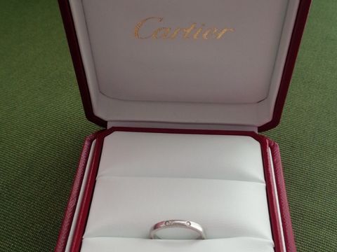 【カルティエ(Cartier)の口コミ】 まず、自分の指に似合うかが一番のポイントでした。また、この指輪は、二…
