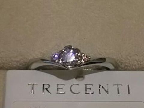 【TRECENTI(トレセンテ)の口コミ】 V字型のものも試着してみたく、探していて、こちらの商品が目に留まりまし…