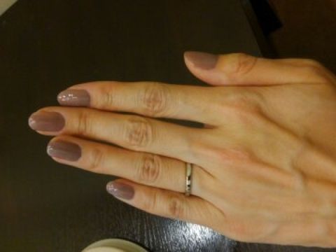 【ヴァン クリーフ＆アーペル(Van Cleef & Arpels)の口コミ】 少し角ばっていてカジュアル。よくある結婚指輪は丸いので若干違います。…