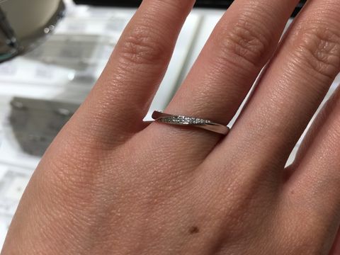 【festaria bijou SOPHIA(フェスタリア ビジュソフィア)の口コミ】 星をイメージしており、ダイヤモンドのなかに二つの星が見えるのが幻想的…