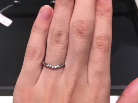 【ティファニー(Tiffany & Co.)の口コミ】 普通のプラチナリングでは物足りないと思っていて、でも派手すぎるのも嫌…
