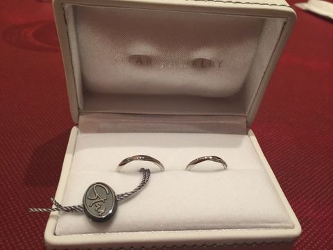 【STAR JEWELRY(スタージュエリー)の口コミ】 細身でシンプル、長く使えるデザインのもので探しました。
こちらはシンプ…
