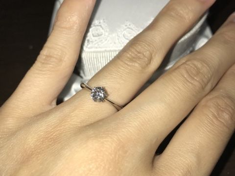 【LEHAIM(レハイム)の口コミ】 上品でシンプル、なおかつ華奢で指が綺麗に見えるデザインの指輪を探して…