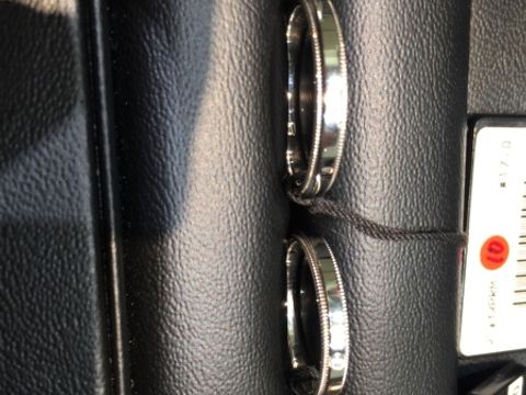 【ラザール ダイヤモンド(LAZARE DIAMOND)の口コミ】 石を入れると落ちた時に不安。だけど、石なしだとシンプルになり過ぎてつ…