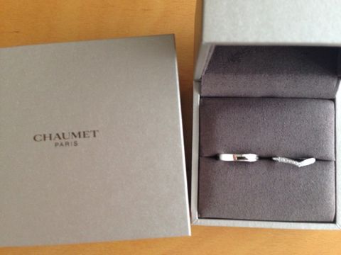 【ショーメ(CHAUMET)の口コミ】 エンゲージリングとの重ねづけを考慮しながら結婚指輪を探しました。私は…