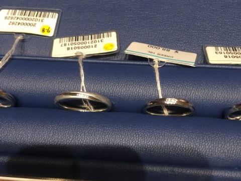 【銀座ダイヤモンドシライシの口コミ】 シンプル過ぎず、可愛らし過ぎず、普段使いがよく、強度もつよく、いやら…