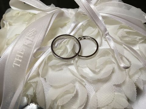 【THE KISS(ザ・キッス)の口コミ】 内側にイニシャルや誕生石がいれられる等カスタマイズできるのと、値段の…