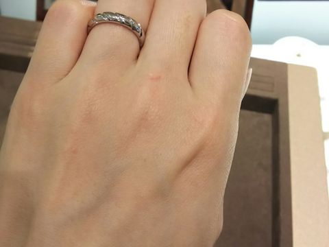 【ショーメ(CHAUMET)の口コミ】 試着したのはトルサードという指輪です。
ダイヤ有りもありますが、無しの…