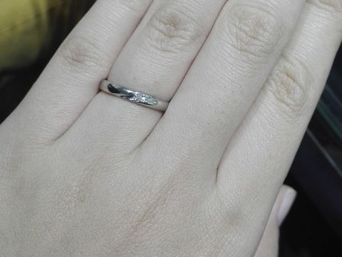 【ラザール ダイヤモンド(LAZARE DIAMOND)の口コミ】 つけ心地が良かった！
同じデザインで別ブランドも試着しましたが、こちら…