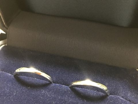 【銀座ダイヤモンドシライシの口コミ】 もともともう少しデザインがあるリングを見ていましたが、ずっとつけるも…