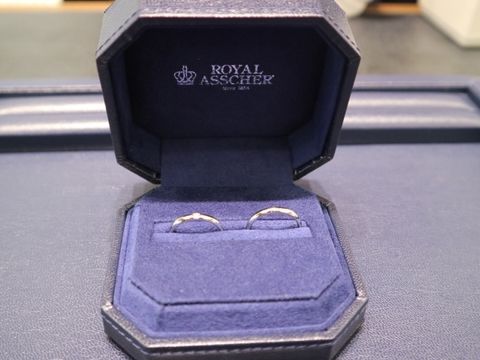 【ROYAL ASSCHER(ロイヤル・アッシャー)の口コミ】 ロイヤルアッシャーはダイヤモンドが有名なので、そのダイヤモンドを何個…