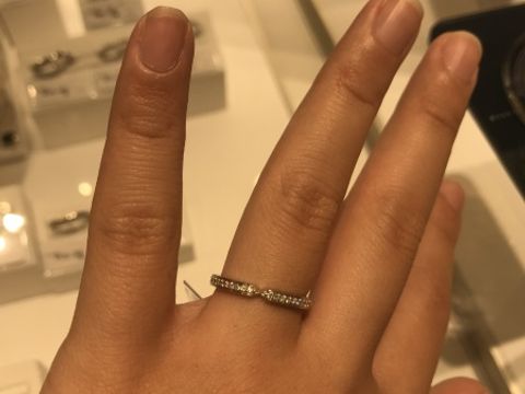 【festaria bijou SOPHIA(フェスタリア ビジュソフィア)の口コミ】 真ん中がしぼんでいるデザインで探していました。フェスタリアさんのもの…