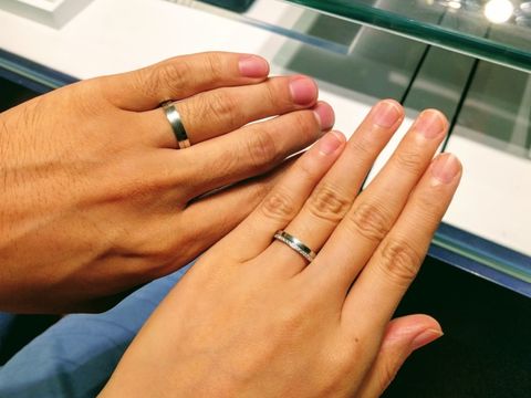 【銀座ダイヤモンドシライシの口コミ】 シンプルなデザインよりも少し特徴がある指輪を探していましたが、こちら…