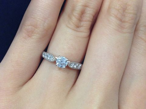 【エクセルコダイヤモンド(EXELCO DIAMOND)の口コミ】 主人がサプライズで購入してくれたので、主人の話ですが
ミル打ちがとても…