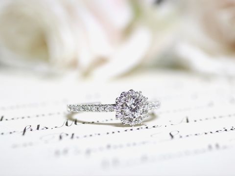 【ith(イズ)の口コミ】 婚約指輪は、ダイヤがまるく集まったメレタイプが良いな〜と漠然とイメー…