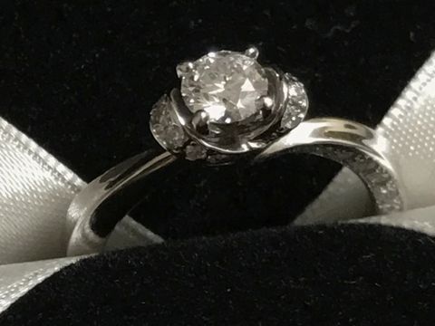 【エクセルコダイヤモンド(EXELCO DIAMOND)の口コミ】 他にはない可愛さとエレガントさを兼ね備えたデザインに一目惚れしてこち…