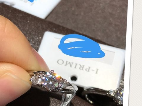 【アイプリモ(I-PRIMO)の口コミ】 横から見るとハートの窓があり、ダイヤの裏側が見えるものになっていると…
